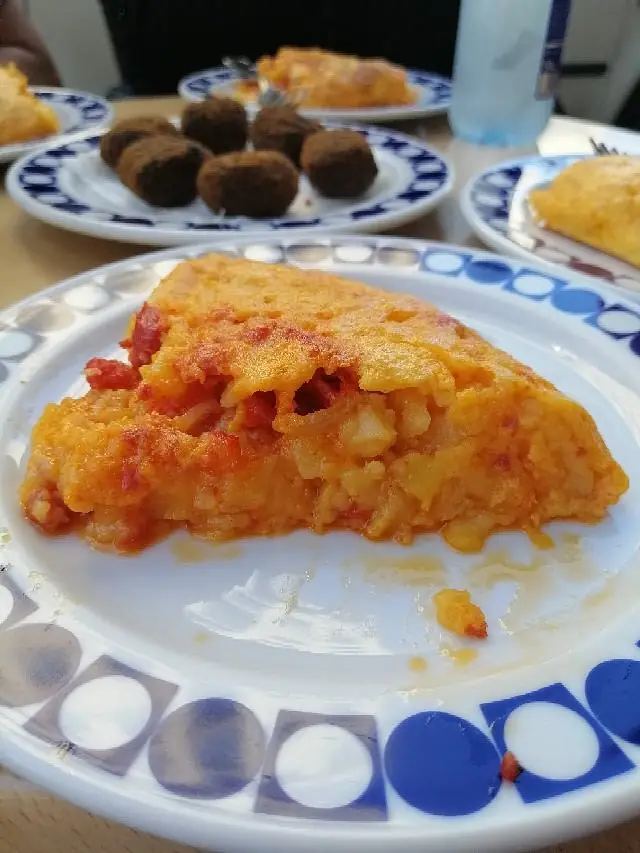 Tortilla de patata jugosa en Bar Aldeana, Vigo