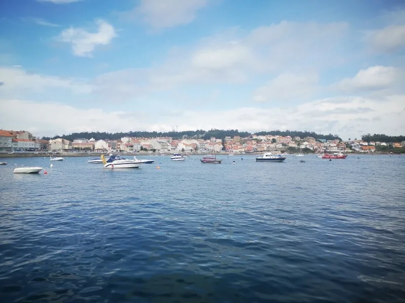 Vistas desde el Puerto de la Isla de Arousa