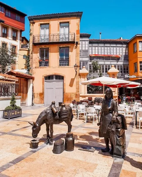 Qué ver en Oviedo, Plaza Trascorrales